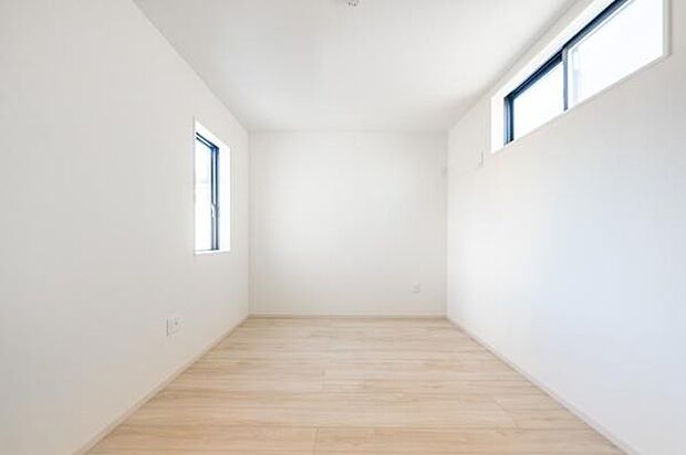 「自分の部屋ができた!」そんなお子様の喜ぶ顔が目に浮かぶようです。それぞれの部屋で過ごす時間が、家族の素敵な思い出になりますね。