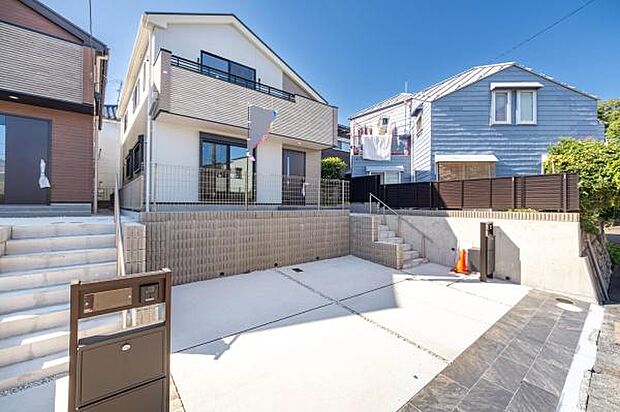 「威風堂々とした素敵な佇まい」どの角度から眺めても、所有感が満たされる理想的で素敵な住まい一生ものだから「パッと見」こそが全て「第一印象で決まる」素敵なマイホーム