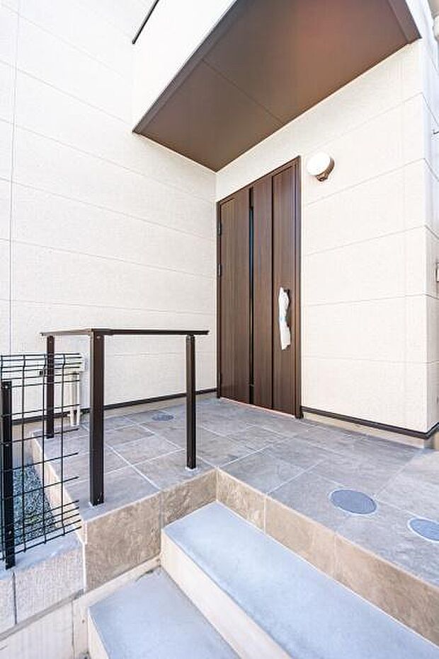 「スタイリッシュな玄関」お出かけの時。家に帰ってきたとき。このスタイリッシュな玄関に癒されます。