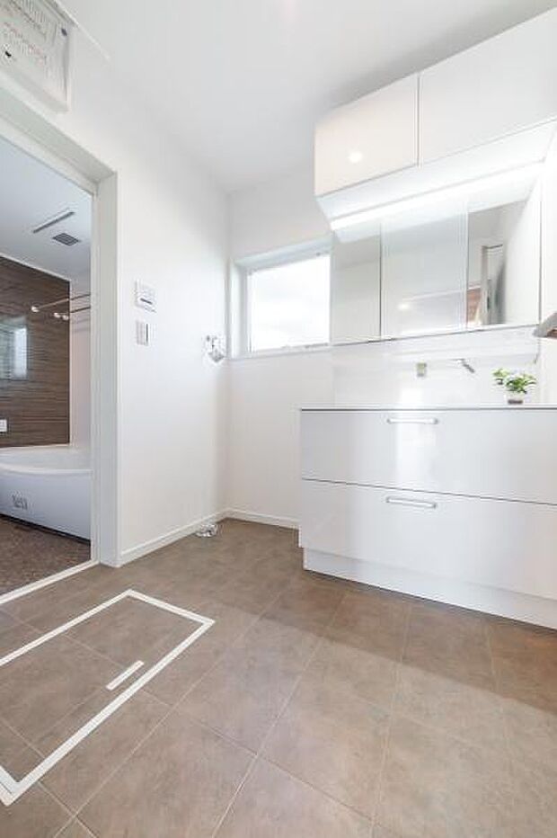 「洗面ルーム」1日の始まりや入浴前に入る空間だからこそ、清潔感や利便性が重要になる洗面室。