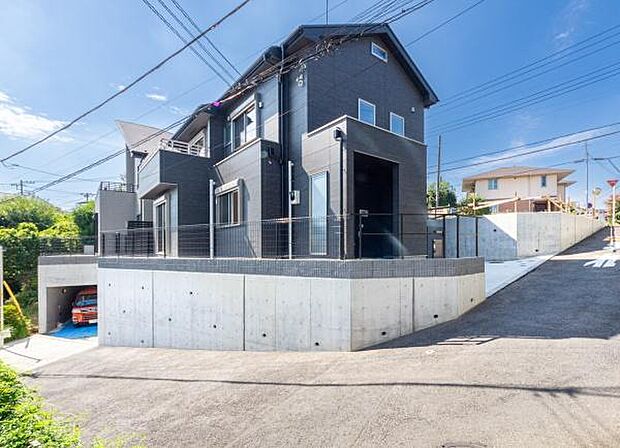 「マイホームの喜びを感じる」スタイリッシュなデザインに心満たされるマイホーム。住環境および生活利便性も魅力のマイホームです。