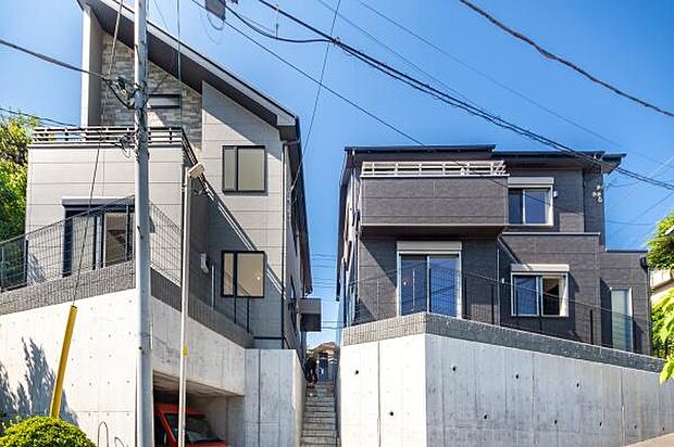 「威風堂々とした素敵な佇まい」どの角度が眺めても、所有感が満たされる理想的で素敵な住まい一生ものだから、「パッと見」こそが全て「第一印象で決まる」素敵なマイホーム。※正面左A号棟