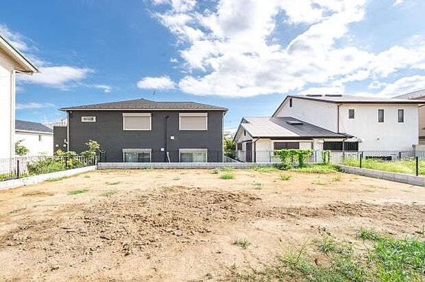 「日当たりの良さ」敷地内写真。南向きだから得られる陽当たり。