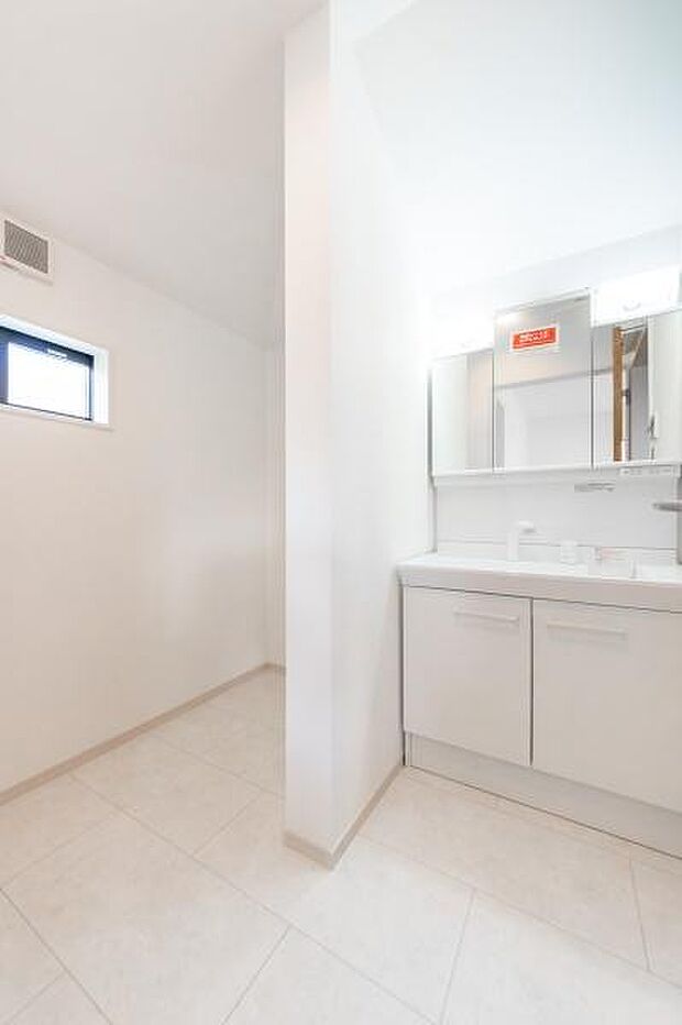 「洗面ルーム」1日の始まりや入浴前に入る空間だからこそ、清潔感や利便性が重要になる洗面室。