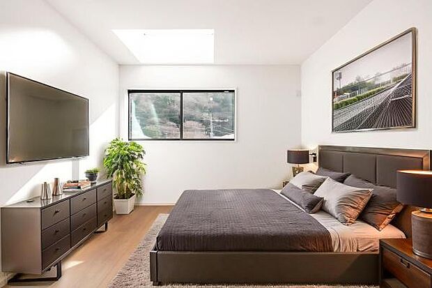 自然光と調和する、洗練されたプライベート空間。上質な寛ぎに包まれる、ホテルライクな寝室。（本画像はCGにて家具等を配置しております。実際に家具等はおかれておりません。）