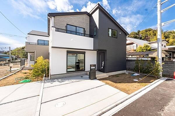 「威風堂々とした素敵な佇まい」どの角度から眺めても、所有感が満たされる理想的で素敵な住まい一生ものだから「パッと見」こそが全て「第一印象で決まる」素敵なマイホーム。
