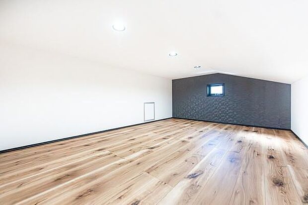 「固定階段式ロフト」お子様の特別な思いでを作るロフト付き。小さな頃、ロフトに憧れは有りませんでしたか？ロフトで読書など夢中になる空間です。