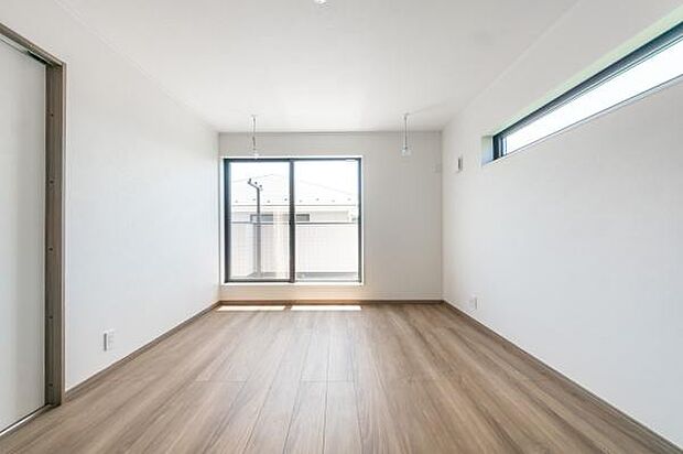 風通しが良く、一年を通して快適に過ごせるお部屋。ご家族のライフスタイルに合わせて、自由にレイアウトできます。