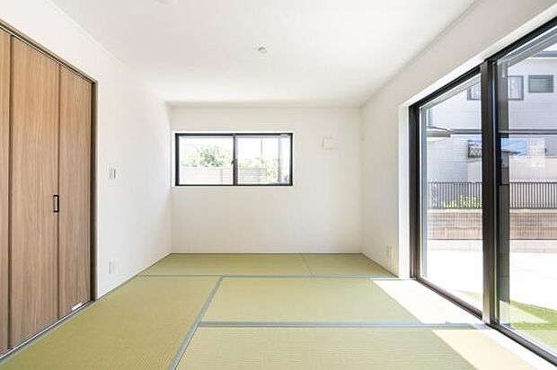 「癒しの畳空間」何故か、ホッとする空間、和室は欲しいと感じる方は多いはずです。お客様のおもてなし等、お布団の収納など収納に長けているのも和室の特徴です。