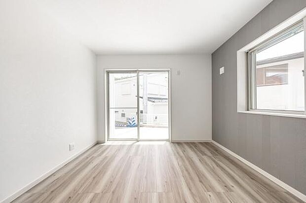 風通しが良く、一年を通して快適に過ごせるお部屋。ご家族のライフスタイルに合わせて、自由にレイアウトできます。