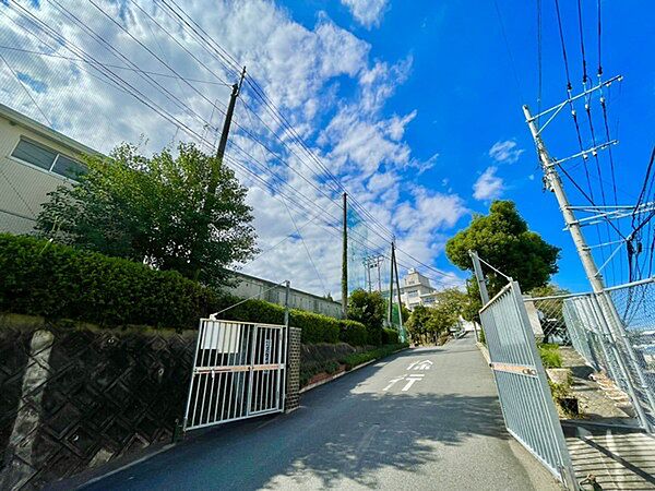 福岡市立花畑中学校まで1176m
