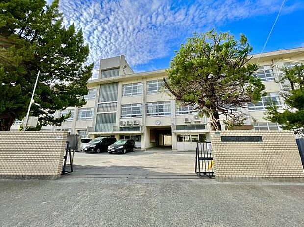 宇美町立宇美小学校まで1395m