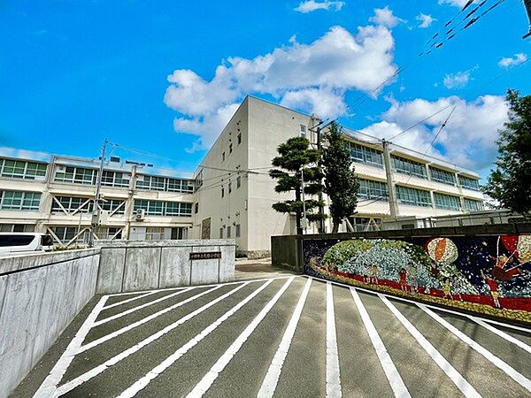 小郡市立大原小学校まで1398m、小郡市立大原小学校