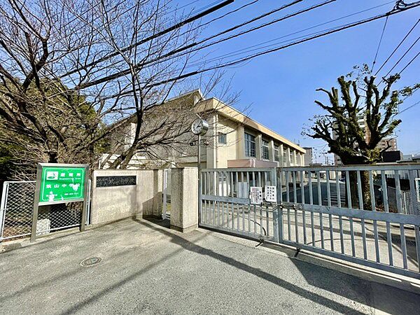 筑紫野市立筑山中学校まで1162m