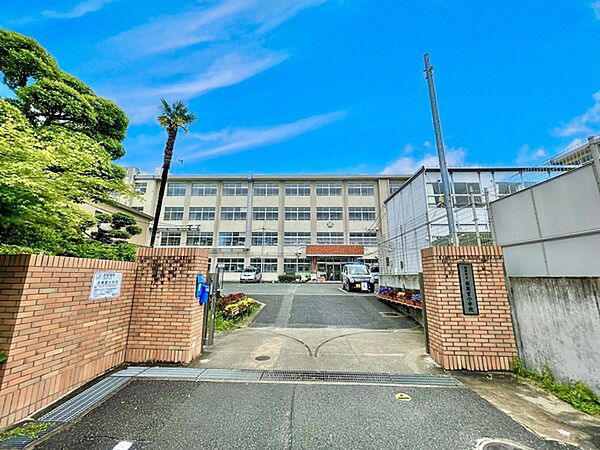 福岡市立西高宮小学校まで471m