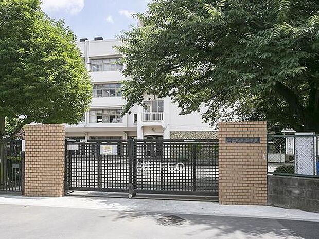 立川市立松中小学校まで850m