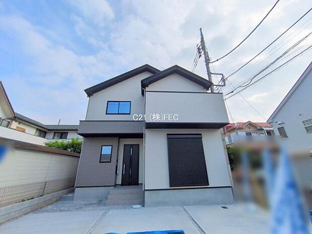 資産価値の高い南東角地!前面道路約6.4mの為、車庫入れも楽々♪閑静な住宅街で駅からも程近く、住環境良好です!