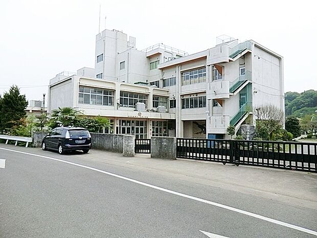 あきる野市立一の谷小学校まで548m