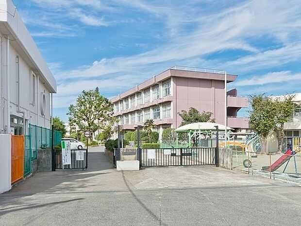 日野市立日野第八小学校まで358m