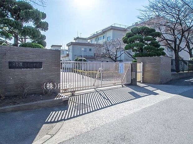 昭島市立多摩辺中学校まで989m