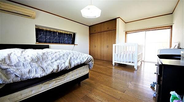 《子供部屋》　■机とべットを入れて、お子様の勉強部屋に。グングンと成績ＵＰの予感が。