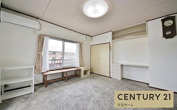 《寝室》　■個の時間をたっぷり楽しめる快適空間です。居住中のため居室にベッド等に荷物がありますが、画像はCG加工により消去しており現況とは異なります。