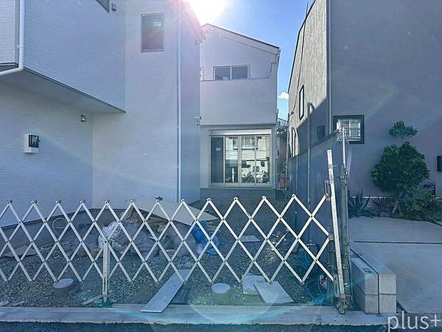 JR花園駅徒歩約11分の立地です!