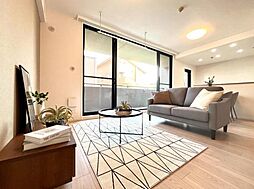 ディアステージ四条葛野大路 4LDKのリビング/ダイニング