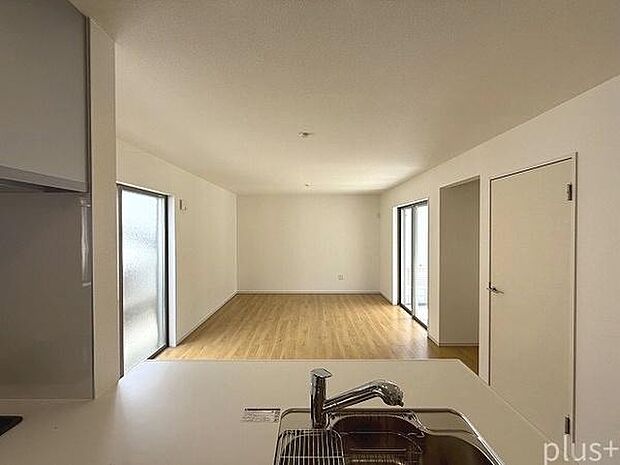 リビング階段でご家族の会話が増える間取りですよ!