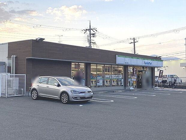 ファミリーマート太秦森ケ東町店まで501m