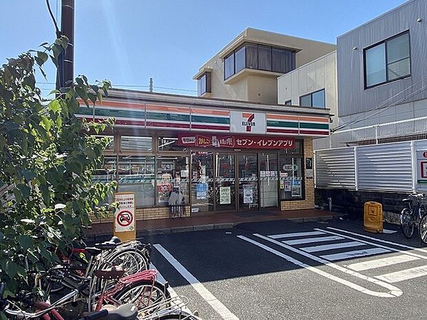 セブンイレブン京都JR円町駅前店まで144m