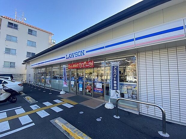 ローソン小山西元町店まで161m