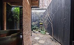 京都府京都市中京区三文字町