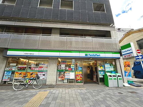 ファミリーマー...