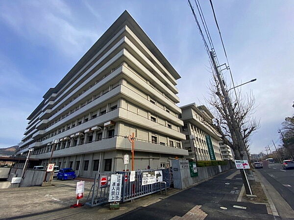 京都府立医科大学附属病院まで289m