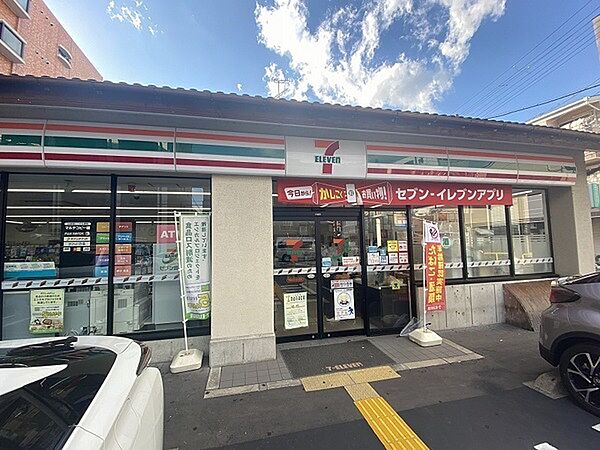 セブンイレブン京都出世稲荷前店まで329m