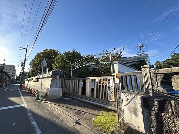 寺之内幼稚園まで145m