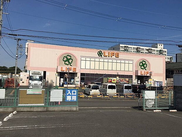 ライフ西京極店まで878m