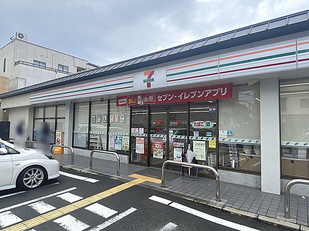 セブンイレブン京都佐井通丸太町店まで318m