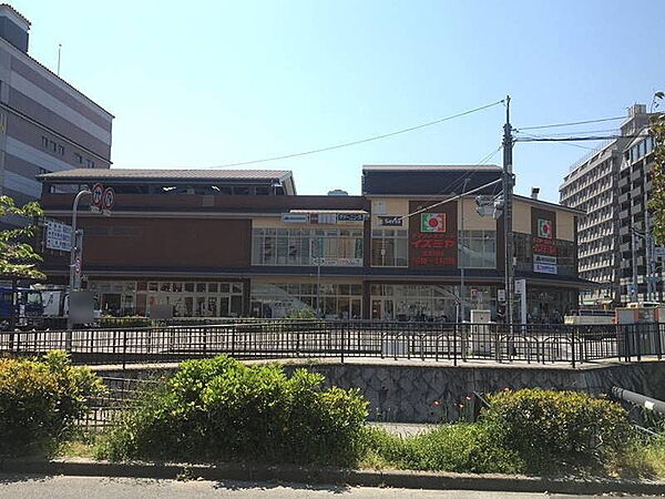 デイリーカナートイズミヤ堀川丸太町店まで621m