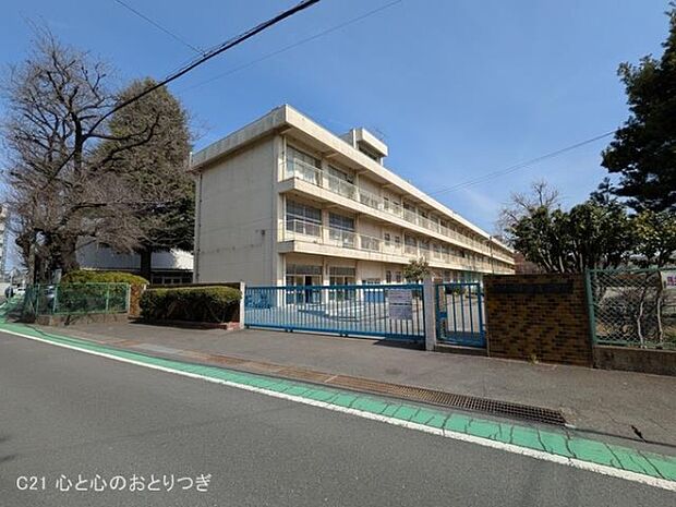 相模原市立上溝小学校まで740m