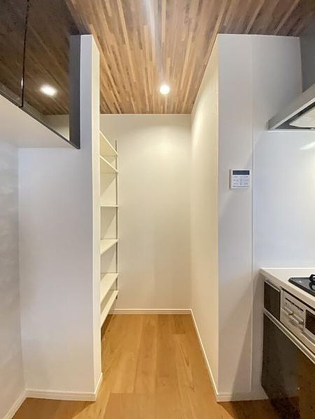 毎日の食卓をサポート!家族に嬉しいストック収納!