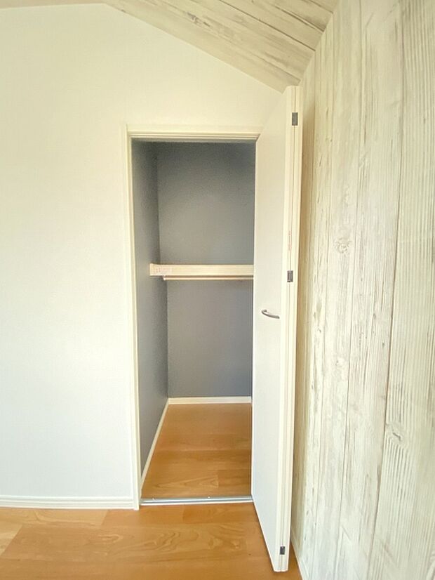 しまいやすく、使いやすく。快適収納のあるリビングです。