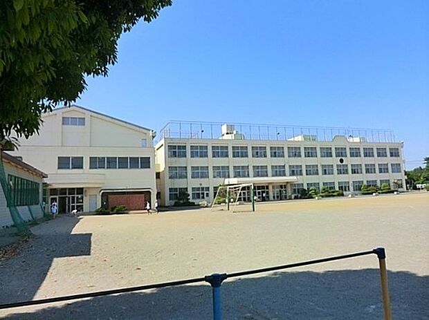 大和市立文ケ岡小学校まで1100m
