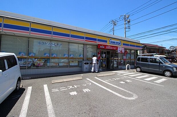 ミニストップ綾瀬並塚店まで934m