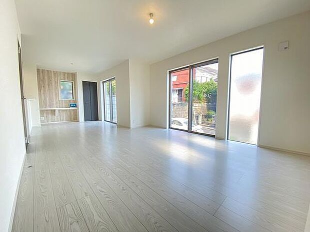 お洒落な雑貨屋さんで見つけた、あの小物やインテリアも置ける！そんな喜びをここで叶えませんか。