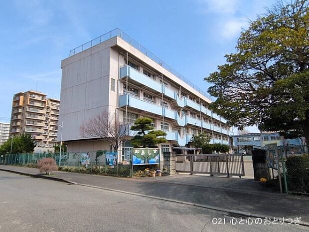 海老名市立海西中学校まで1600m