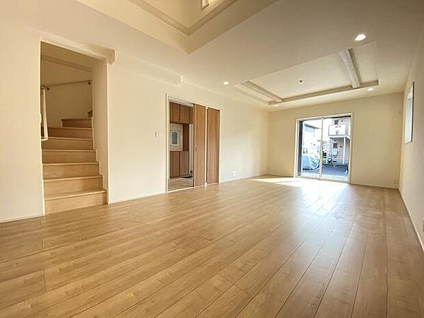 食洗機や浴室乾燥機など設備も充実したお住まいです。