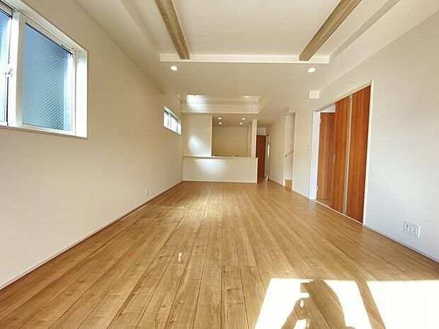 ご家族みんなで長い時間を過ごすリビングは居心地のいいものであって欲しいですね。