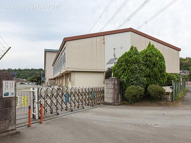 綾瀬市立綾南小学校まで450m